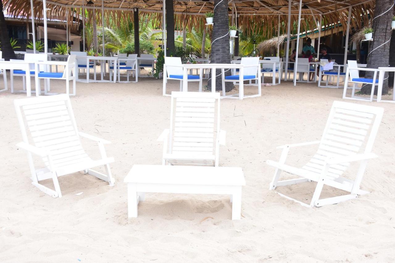 Alfresco Beach Hotel Uppuveli Kültér fotó
